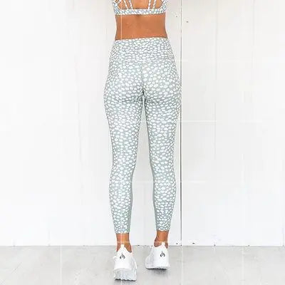 Women's Gym Outfit - 2-Piece Yoga Pants & Tank Top
